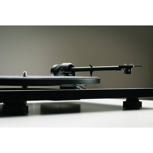 Pro-Ject E1.2 Turntable with Pick It MM E Cartridge