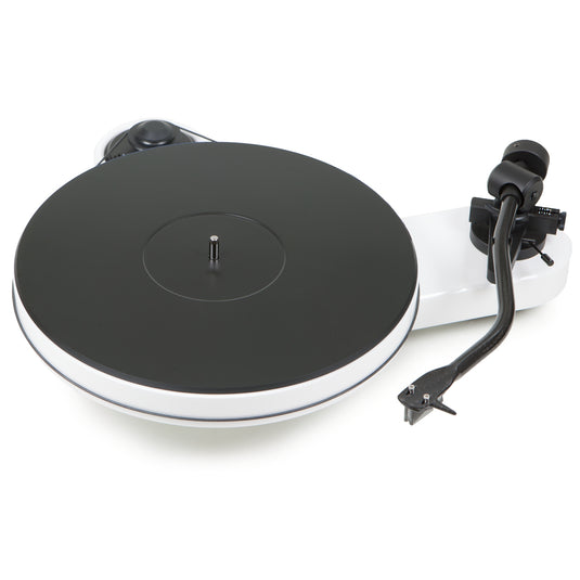 Pro-Ject RPM 3 Carbon Turntable with Ortofon 2M Silver Cartridge