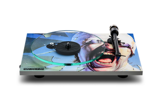 Pro-Ject Scorpions Limited Edition Turntable with Pick It 25A Cartridge